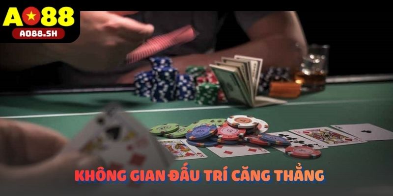 Không gian đấu trí vô cùng căng thẳng tại các sảnh Poker trực tuyến.